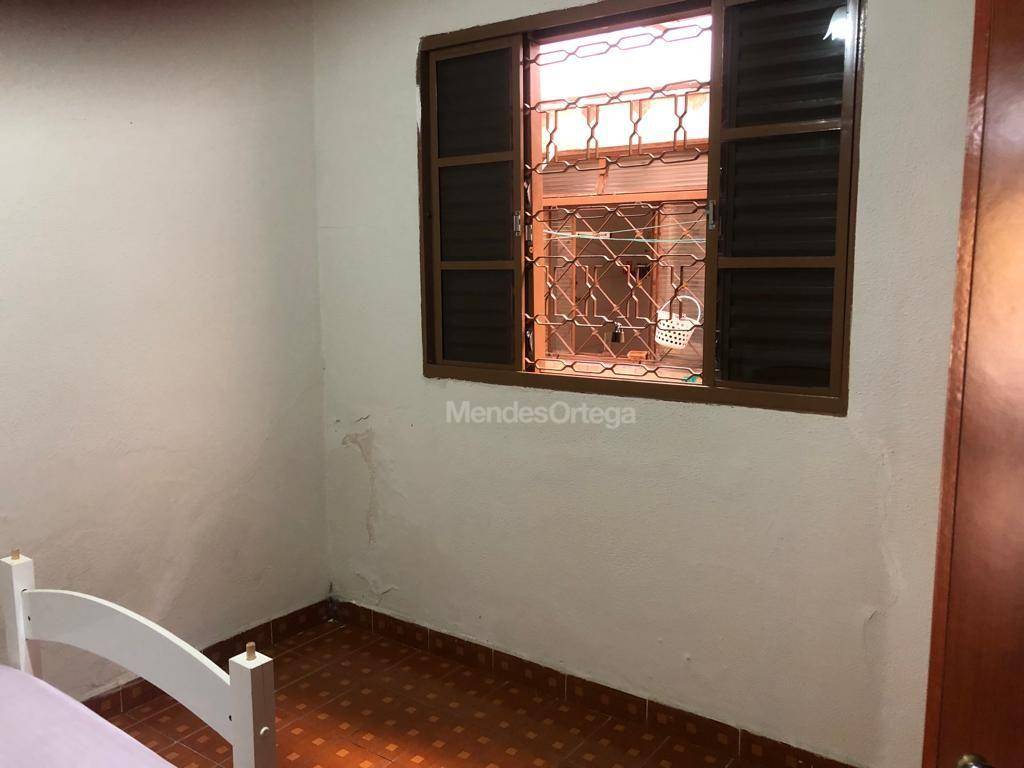 Casa à venda com 2 quartos, 75m² - Foto 8