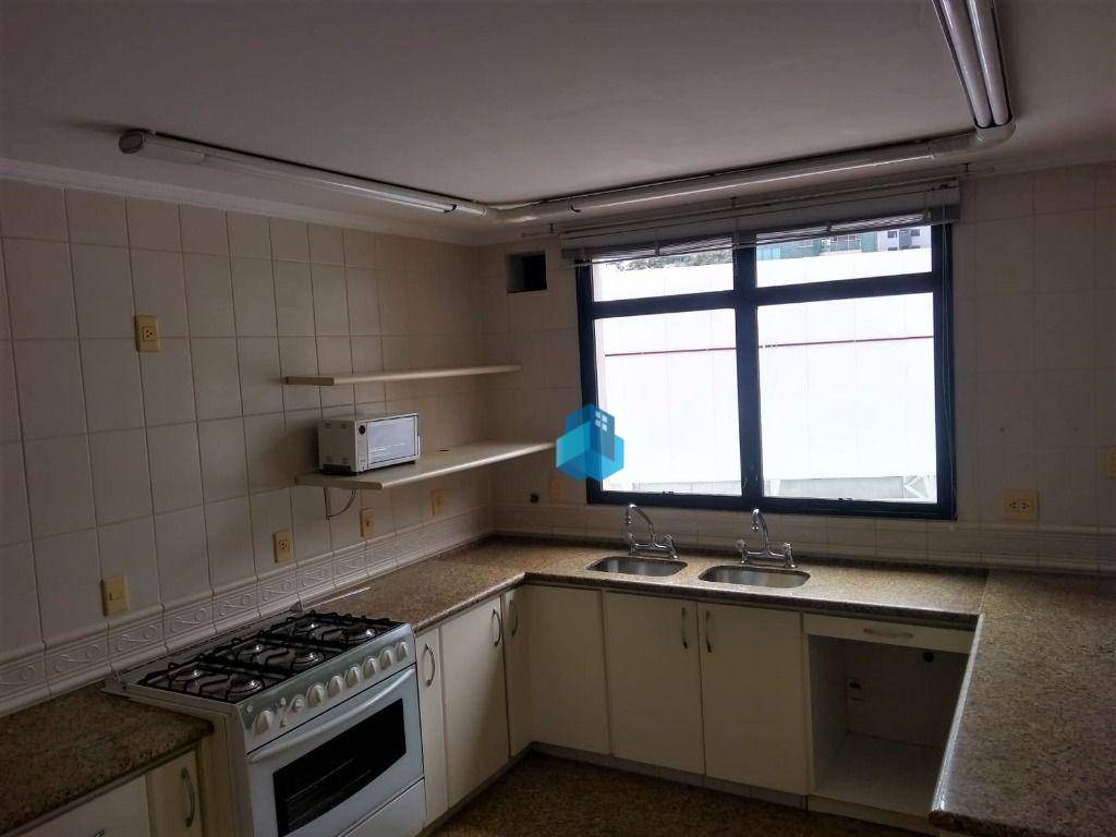 Apartamento à venda com 4 quartos, 245m² - Foto 14