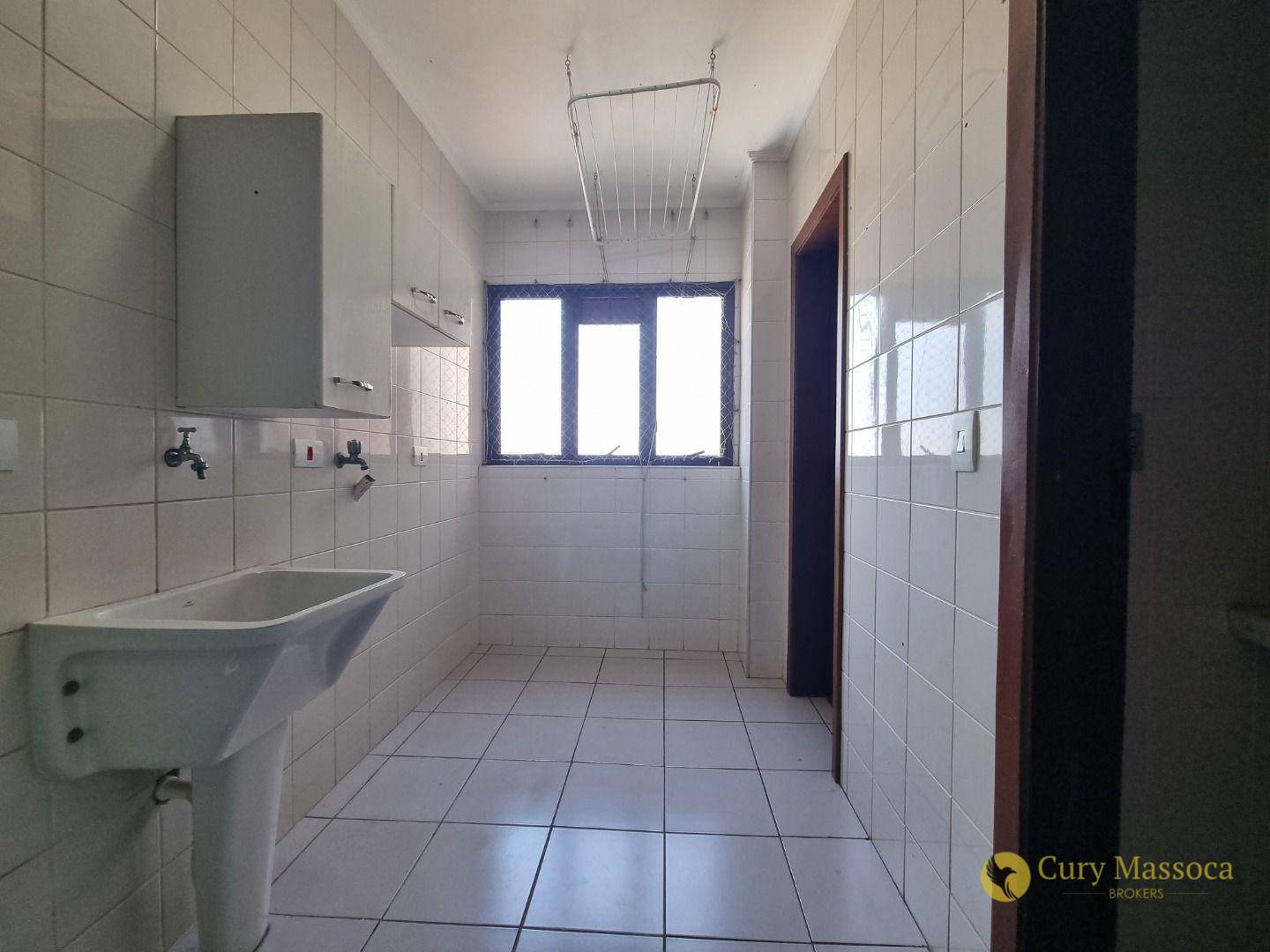 Apartamento para alugar com 3 quartos, 95m² - Foto 11