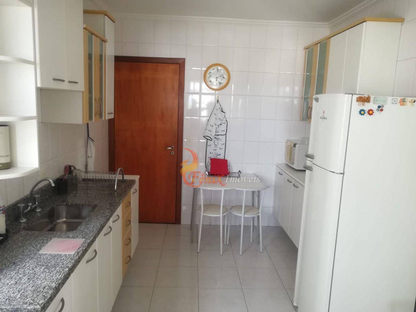 Apartamento à venda com 3 quartos, 136m² - Foto 13