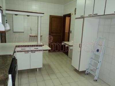 Apartamento para alugar com 3 quartos, 170m² - Foto 12