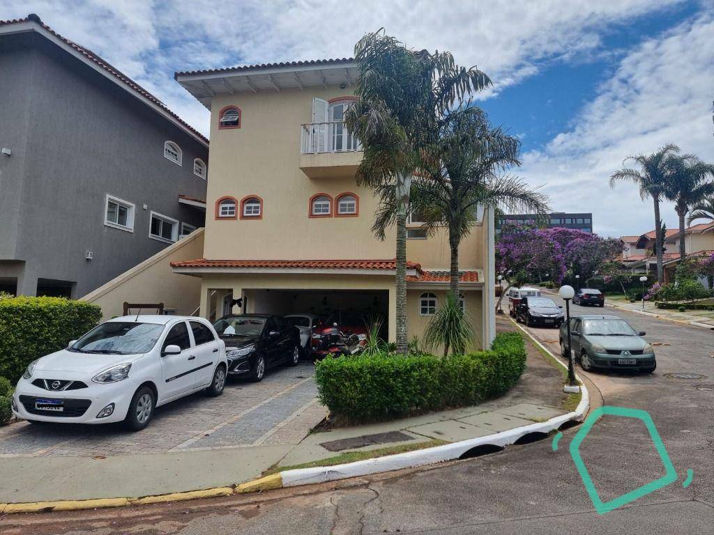 Casa de Condomínio à venda com 3 quartos, 230m² - Foto 1