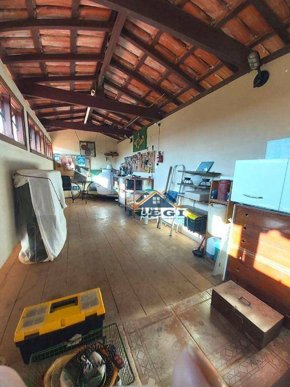 Chácara à venda com 3 quartos, 550m² - Foto 47