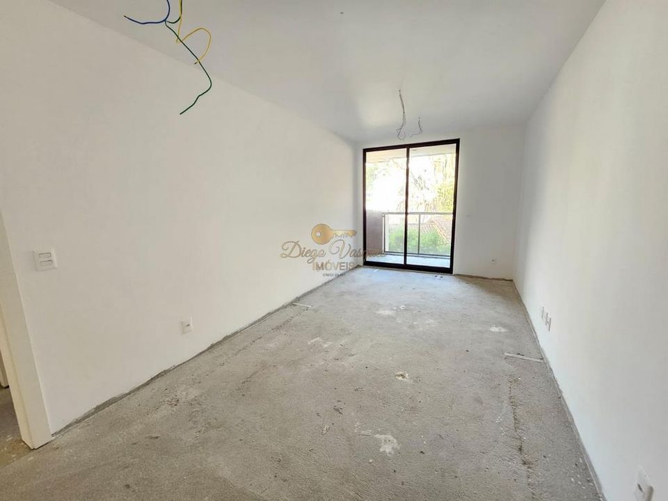 Apartamento à venda com 2 quartos, 76m² - Foto 2