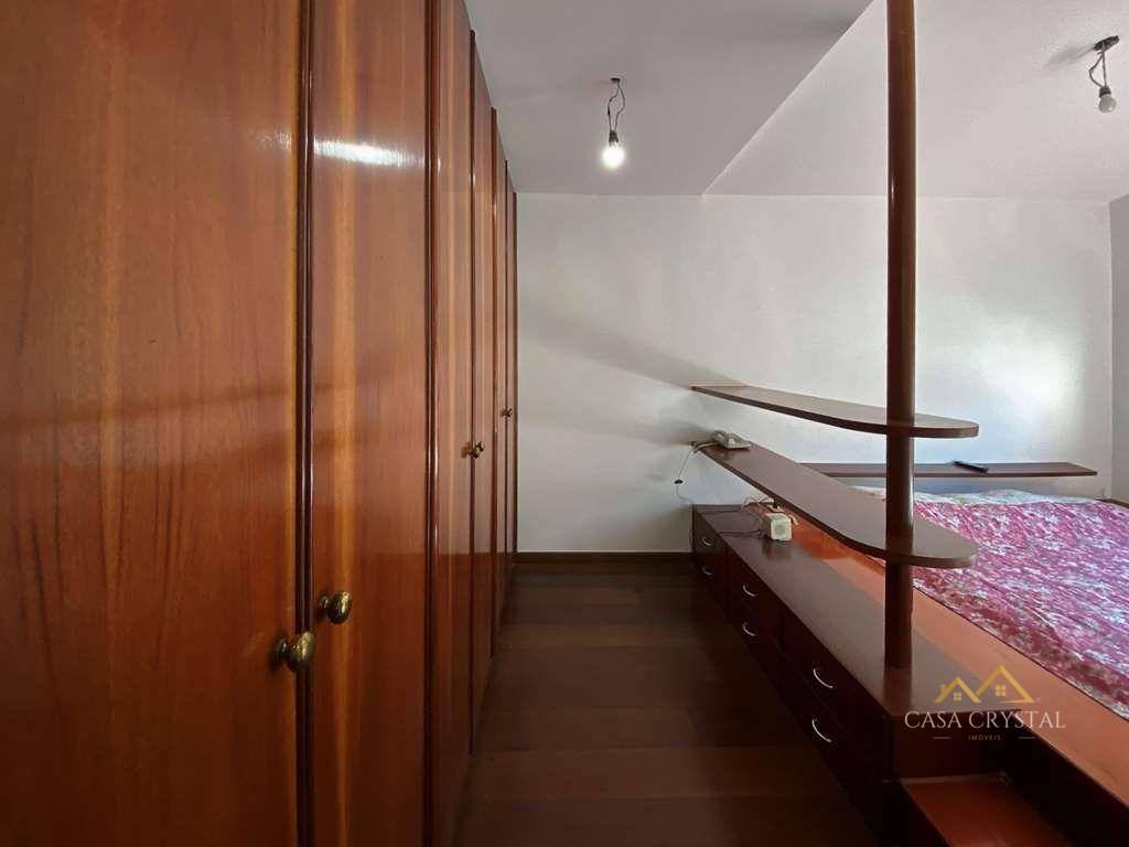 Casa de Condomínio à venda com 4 quartos, 304m² - Foto 31