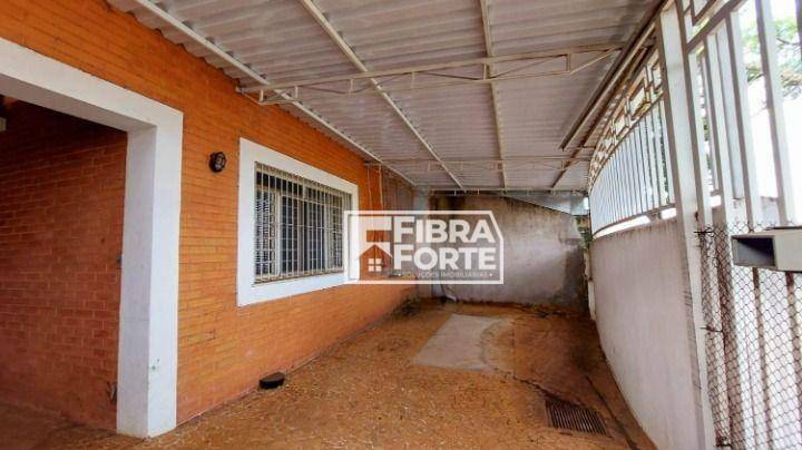 Casa para alugar com 4 quartos, 269m² - Foto 1