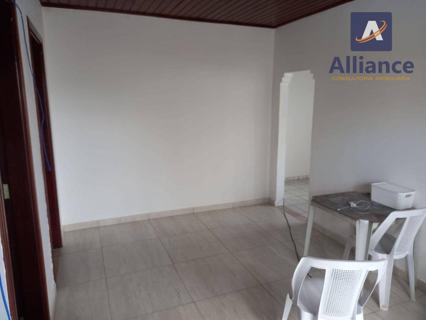 Casa à venda com 3 quartos, 280m² - Foto 4