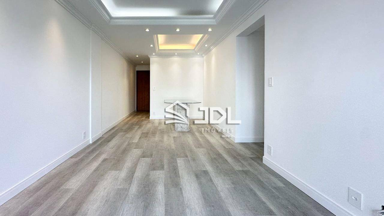 Apartamento à venda com 3 quartos, 96m² - Foto 2