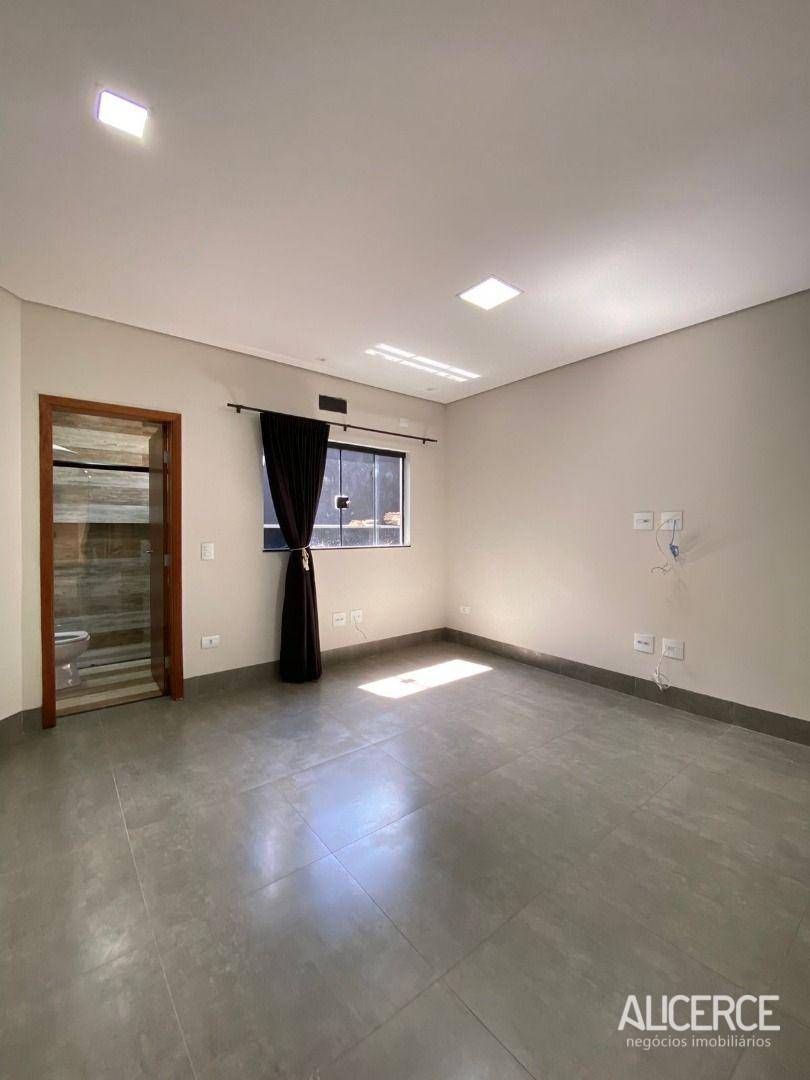 Casa à venda com 2 quartos, 160m² - Foto 2