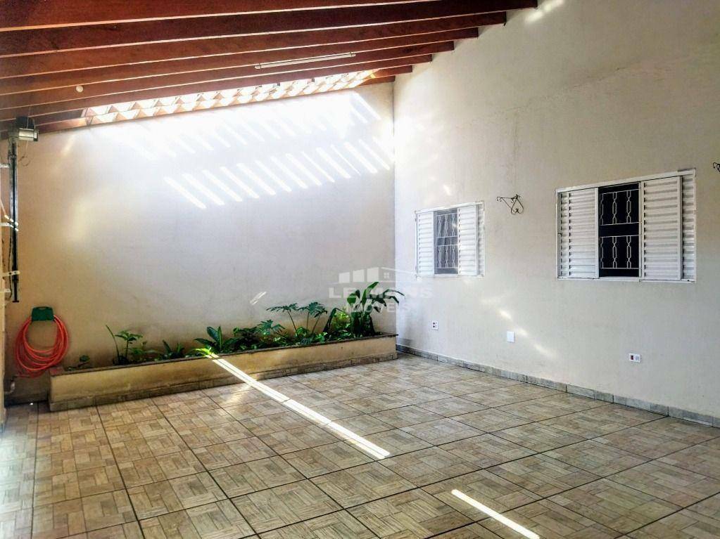 Casa à venda com 3 quartos, 150m² - Foto 3