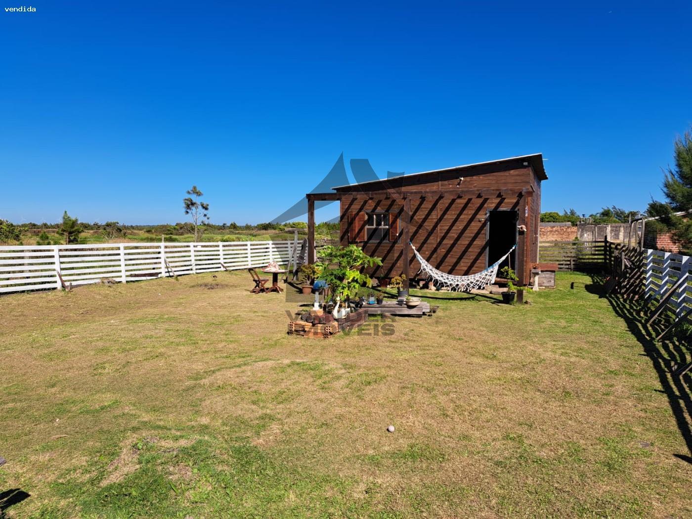 Casa à venda com 2 quartos, 450m² - Foto 2