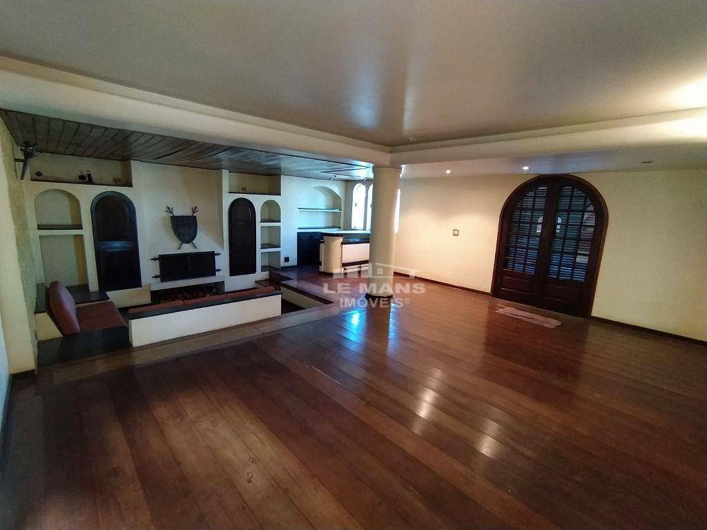 Casa à venda com 5 quartos, 276m² - Foto 1