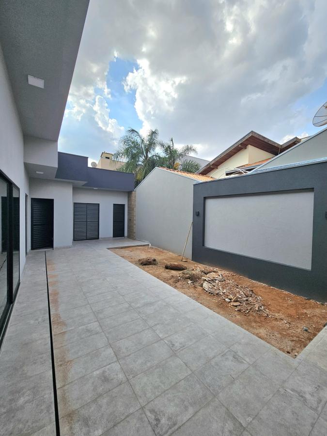 Casa à venda com 3 quartos, 250m² - Foto 4