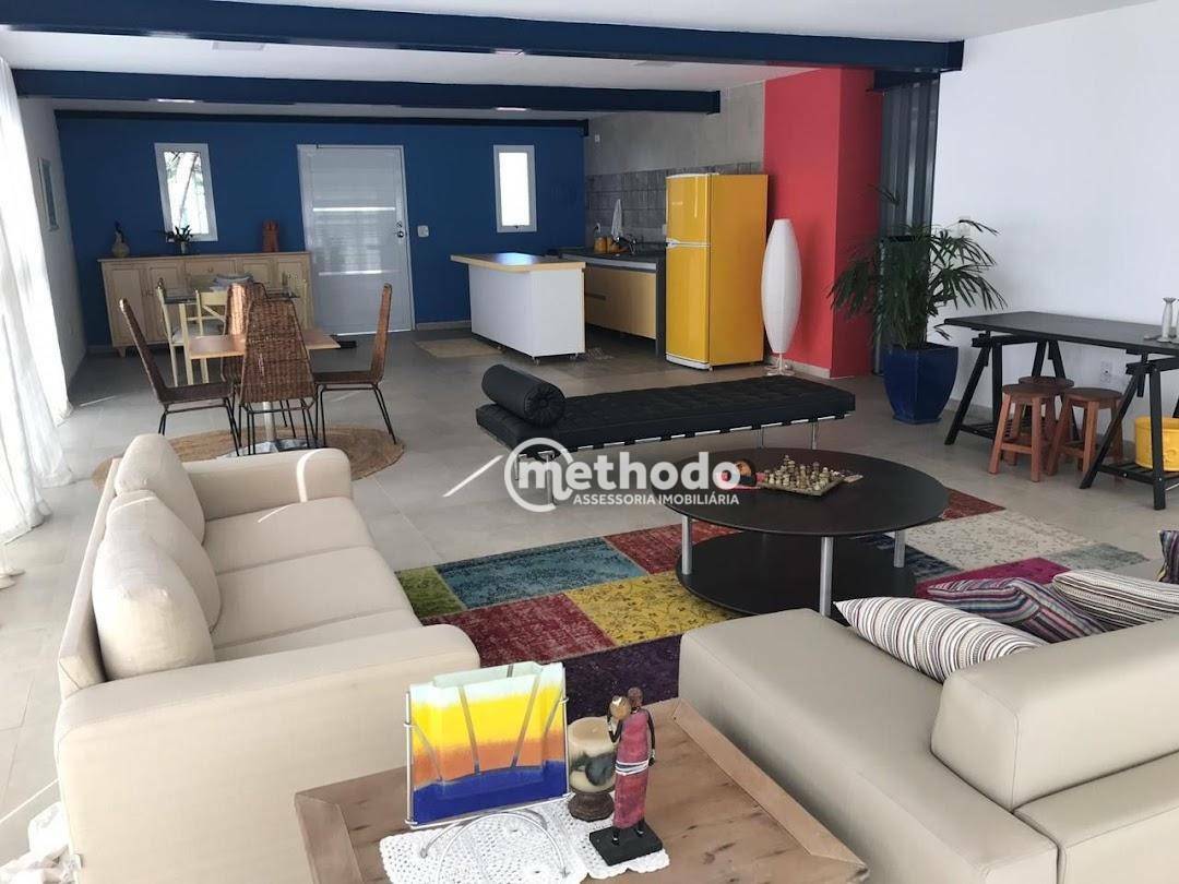 Casa à venda com 3 quartos, 210m² - Foto 2