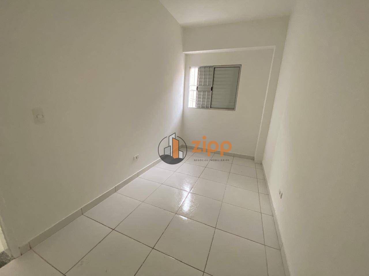 Casa para alugar com 2 quartos, 40m² - Foto 2