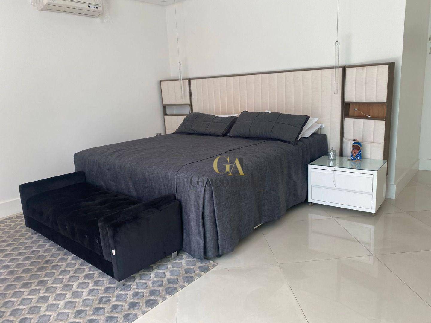 Casa de Condomínio para alugar com 5 quartos, 340m² - Foto 13