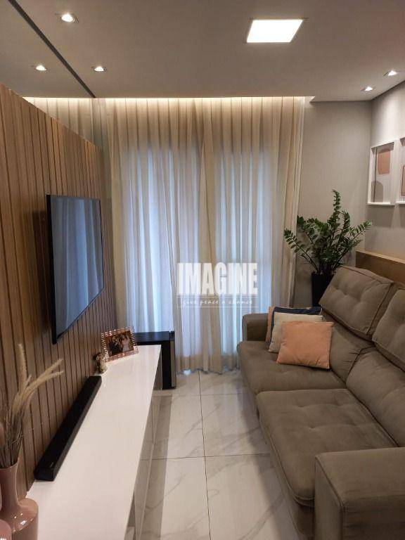 Apartamento à venda com 2 quartos, 62m² - Foto 2