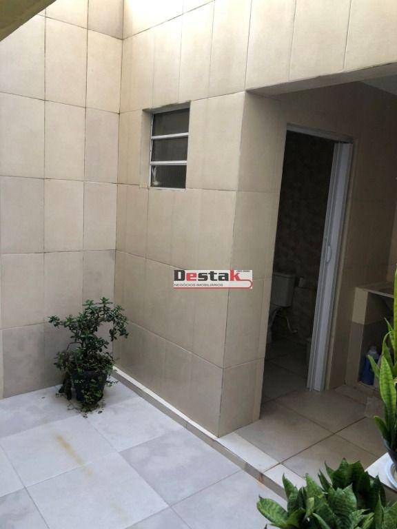 Sobrado à venda com 2 quartos, 178m² - Foto 27