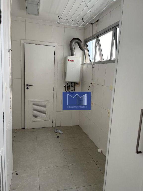 Apartamento para alugar com 3 quartos, 140m² - Foto 4