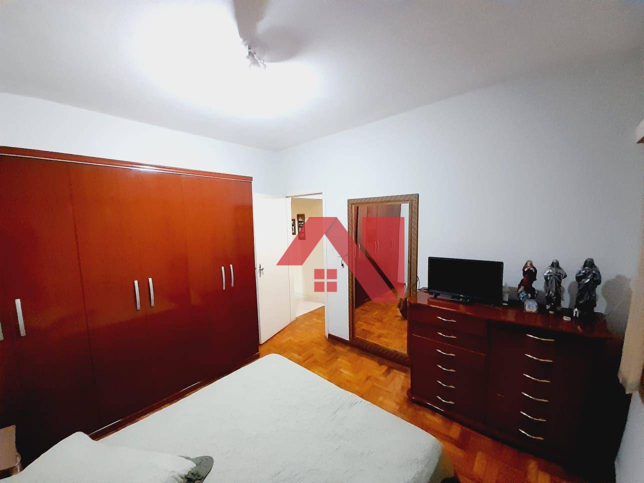 Casa à venda com 5 quartos, 200m² - Foto 11