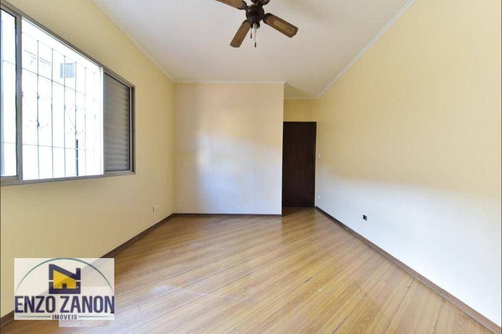 Casa à venda e aluguel com 4 quartos, 350m² - Foto 1