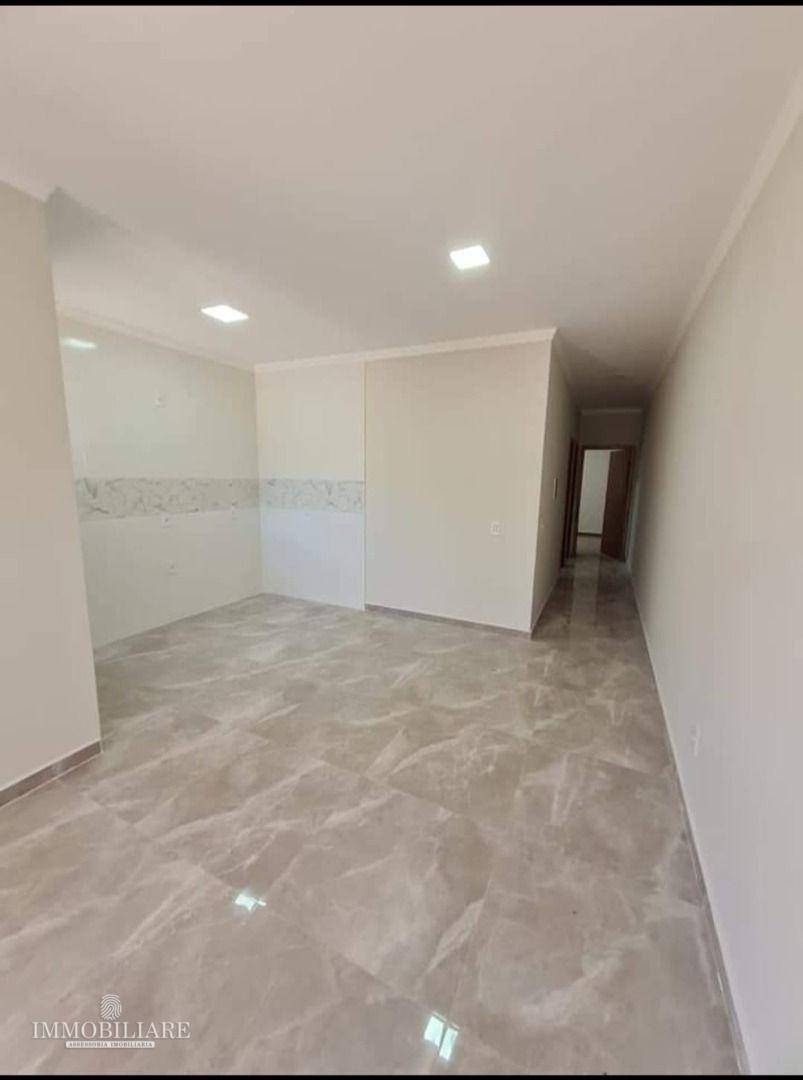 Casa à venda com 2 quartos, 60m² - Foto 5