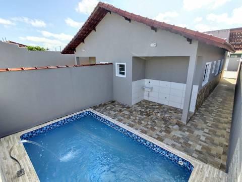 Casa à venda com 2 quartos, 180m² - Foto 1