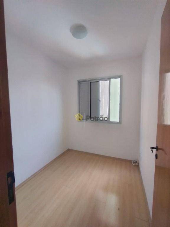 Apartamento para alugar com 3 quartos, 65m² - Foto 13