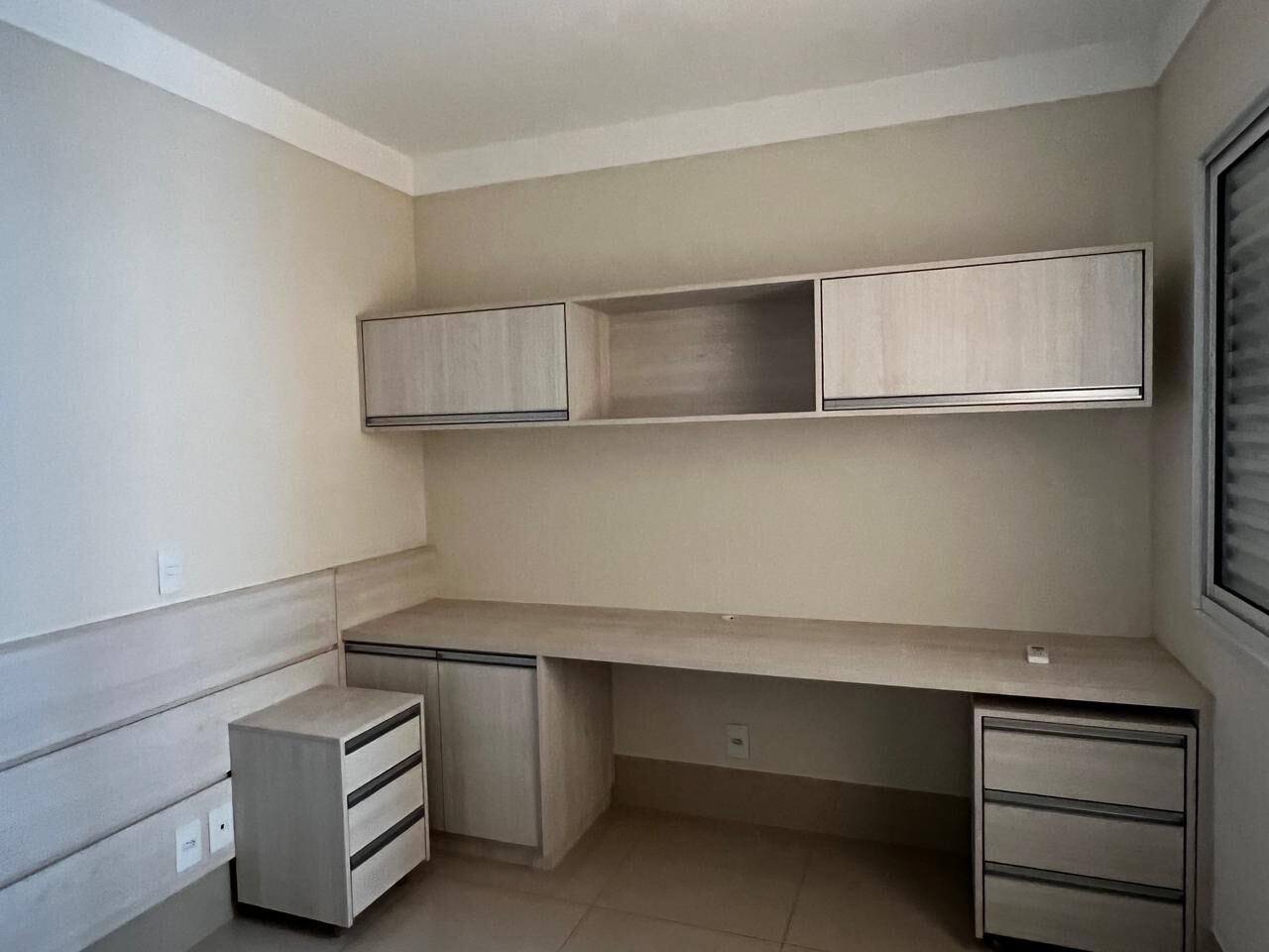 Apartamento à venda com 3 quartos, 125m² - Foto 3