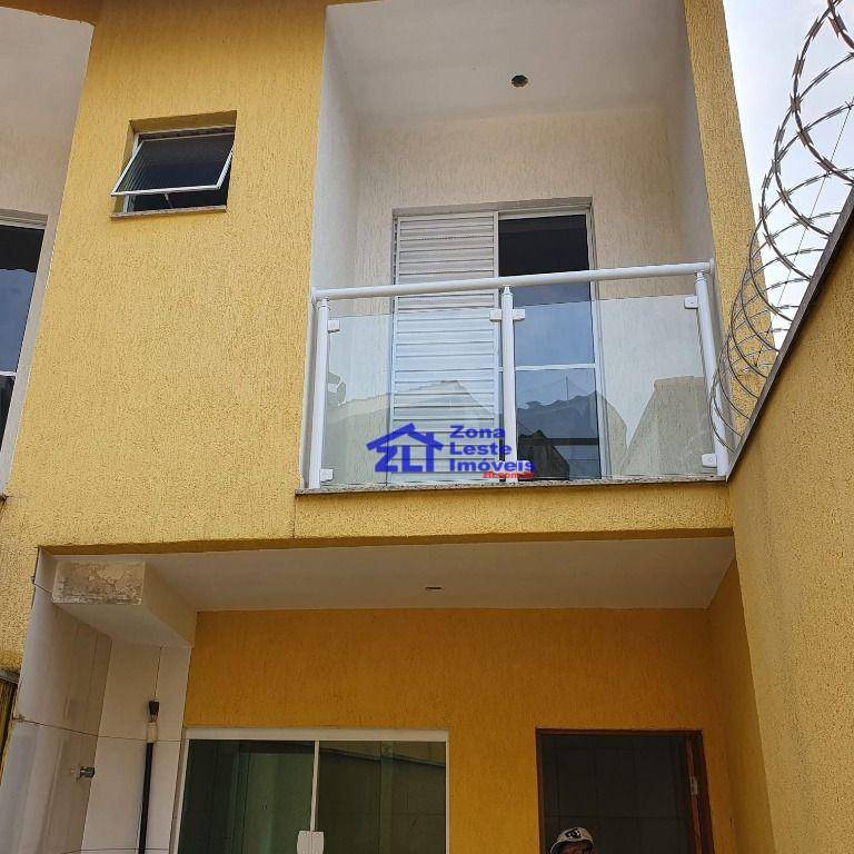 Sobrado à venda com 3 quartos, 100m² - Foto 1