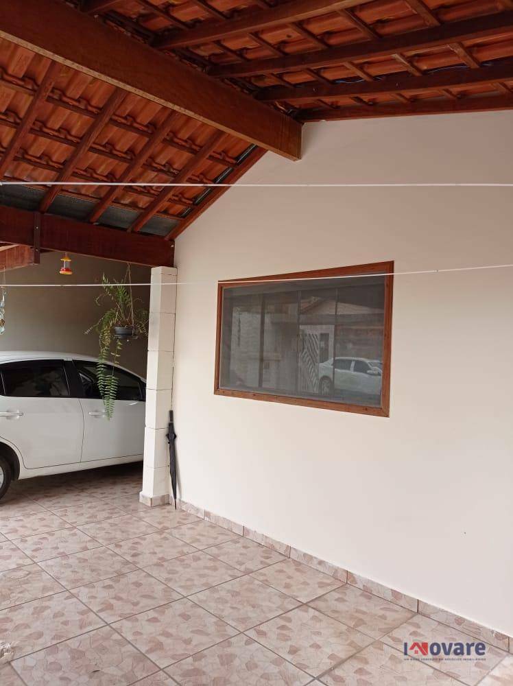 Casa à venda com 3 quartos, 150m² - Foto 2