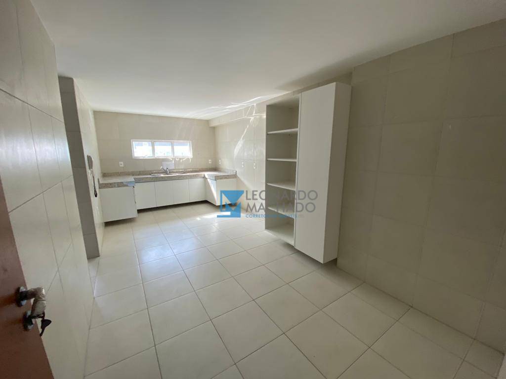 Apartamento à venda com 4 quartos, 234m² - Foto 6