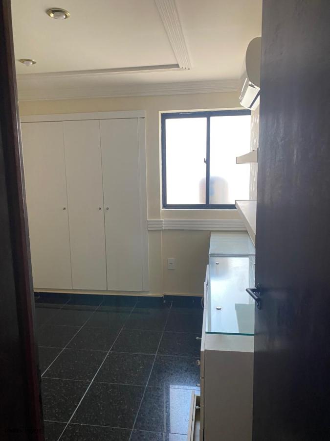 Apartamento para alugar com 2 quartos, 68m² - Foto 12