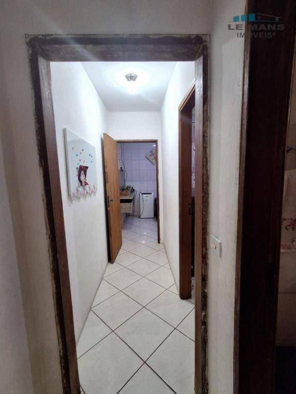 Casa à venda com 3 quartos, 200m² - Foto 21