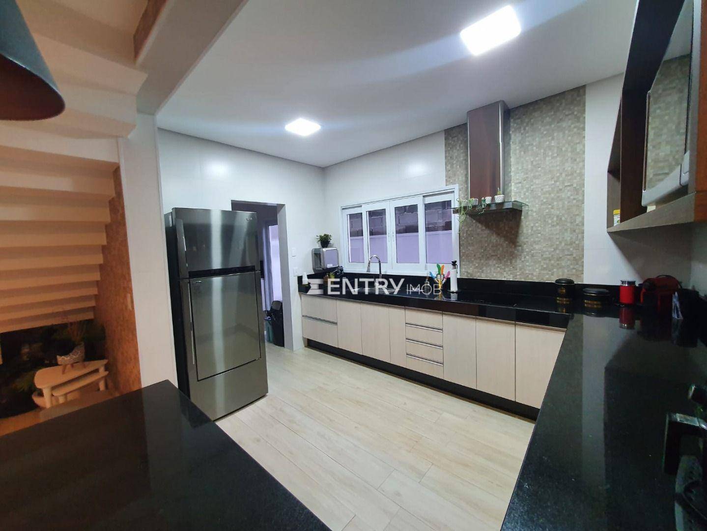 Casa de Condomínio à venda com 4 quartos, 222m² - Foto 12