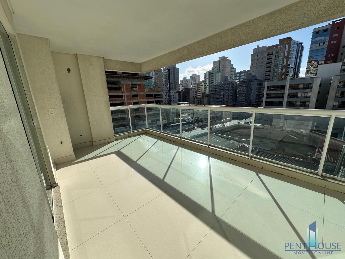 Apartamento à venda com 4 quartos, 160m² - Foto 1