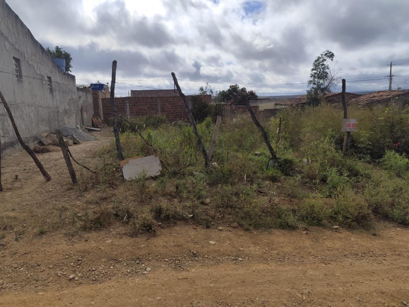 Terreno à venda, 200m² - Foto 1