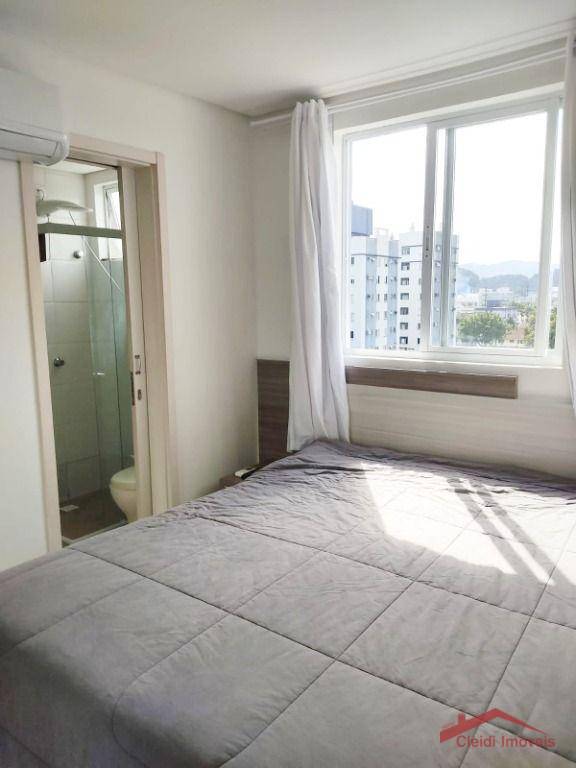 Apartamento à venda com 3 quartos, 81m² - Foto 17