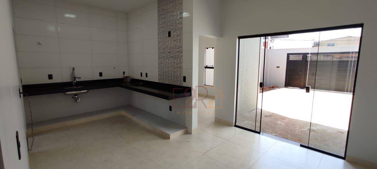 Casa à venda com 3 quartos, 82m² - Foto 4