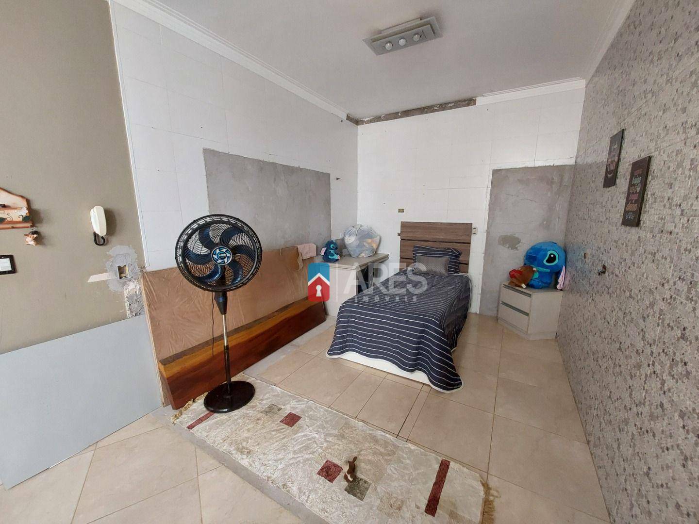 Casa à venda com 3 quartos, 270m² - Foto 17