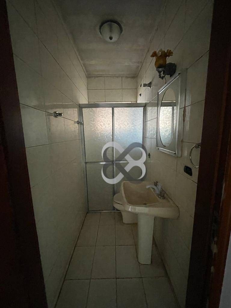 Casa à venda com 4 quartos, 200m² - Foto 18