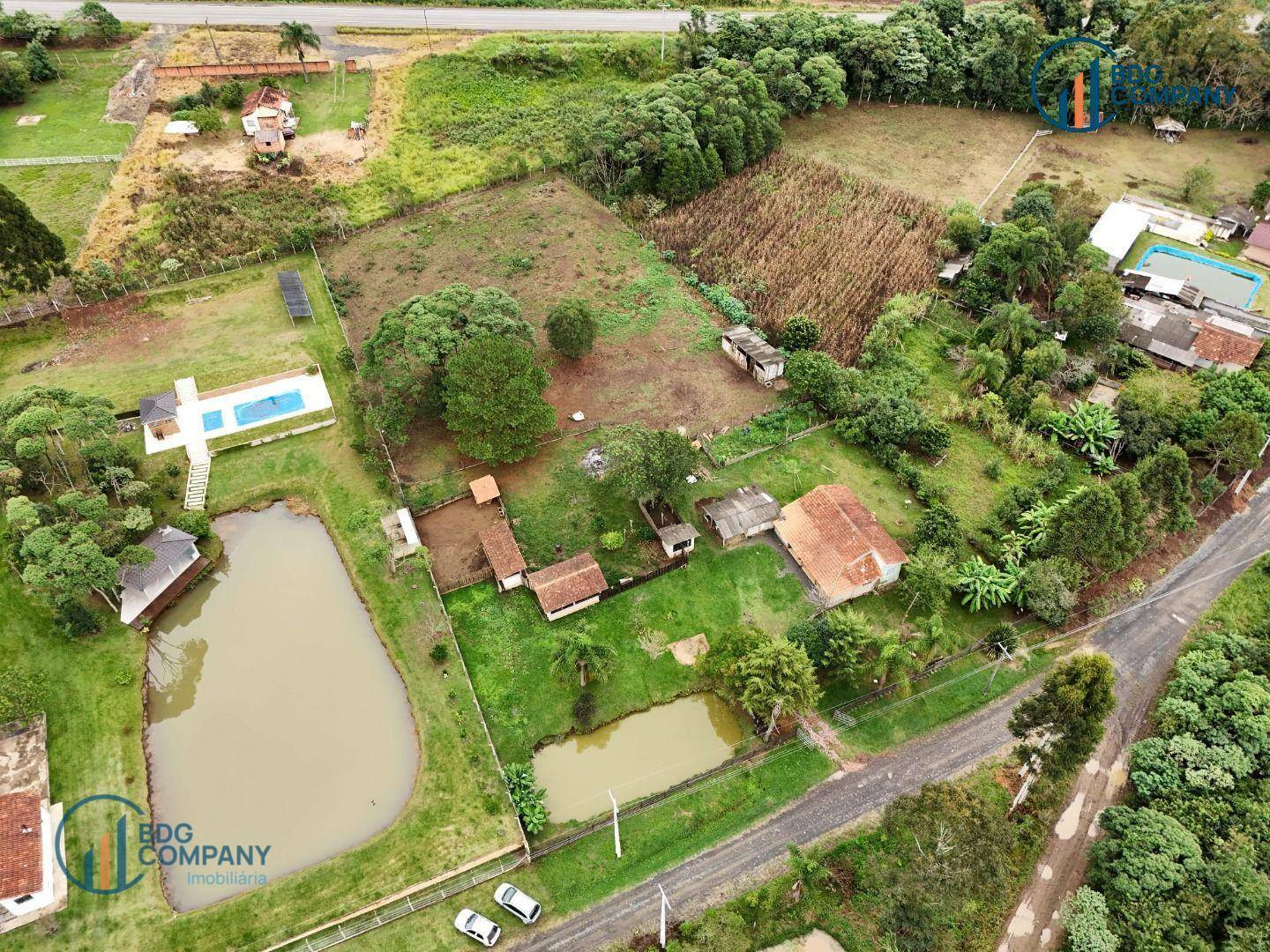 Chácara à venda com 2 quartos, 70m² - Foto 3