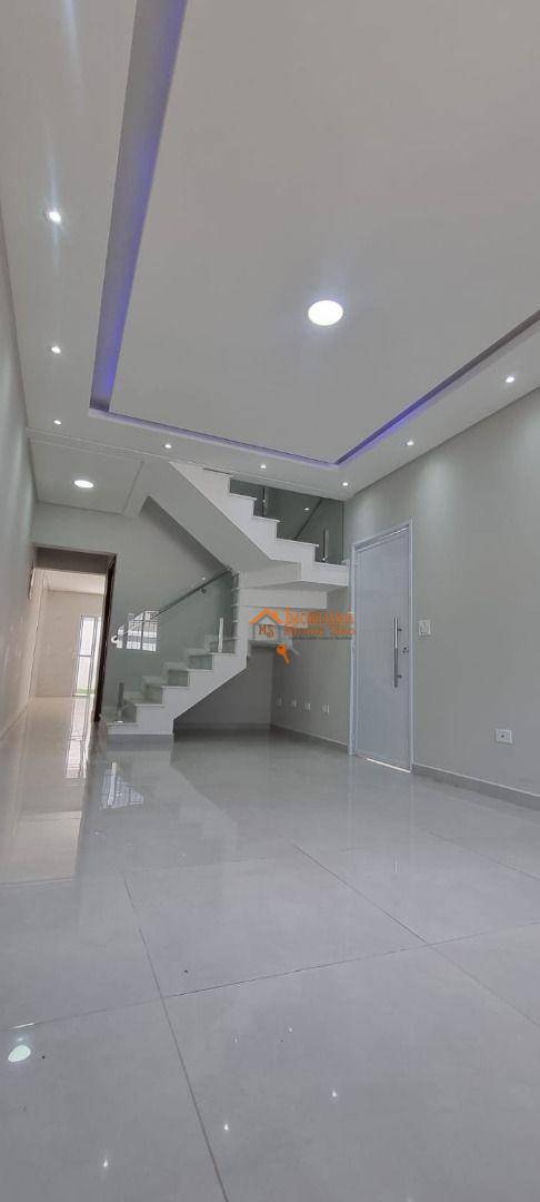 Sobrado à venda com 3 quartos, 114m² - Foto 2