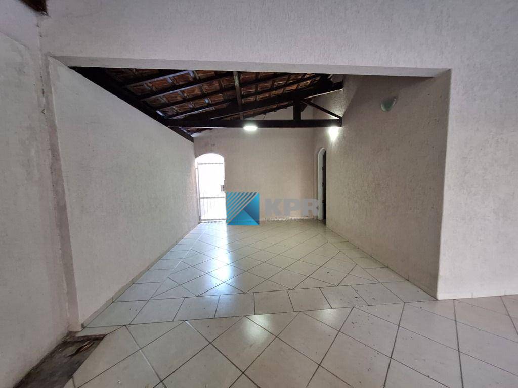 Casa para alugar com 3 quartos, 150m² - Foto 3