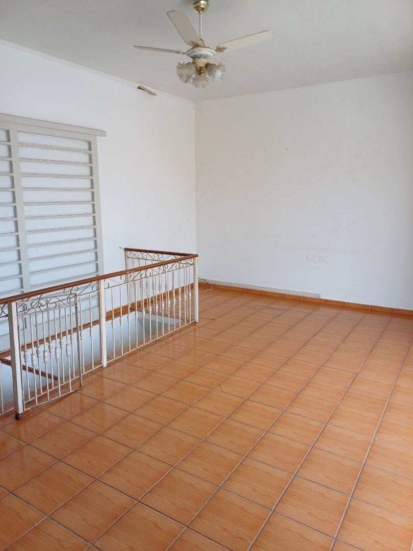 Casa, 5 quartos, 220 m² - Foto 2