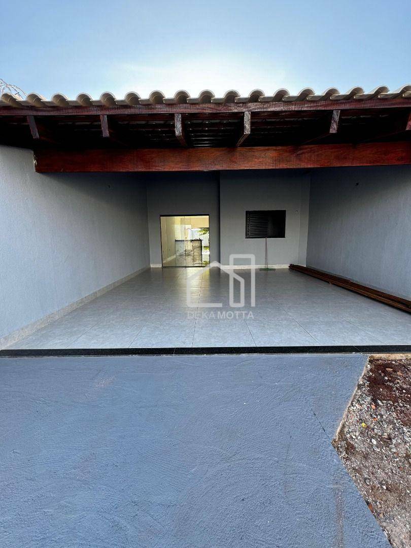 Casa à venda com 3 quartos, 120m² - Foto 1