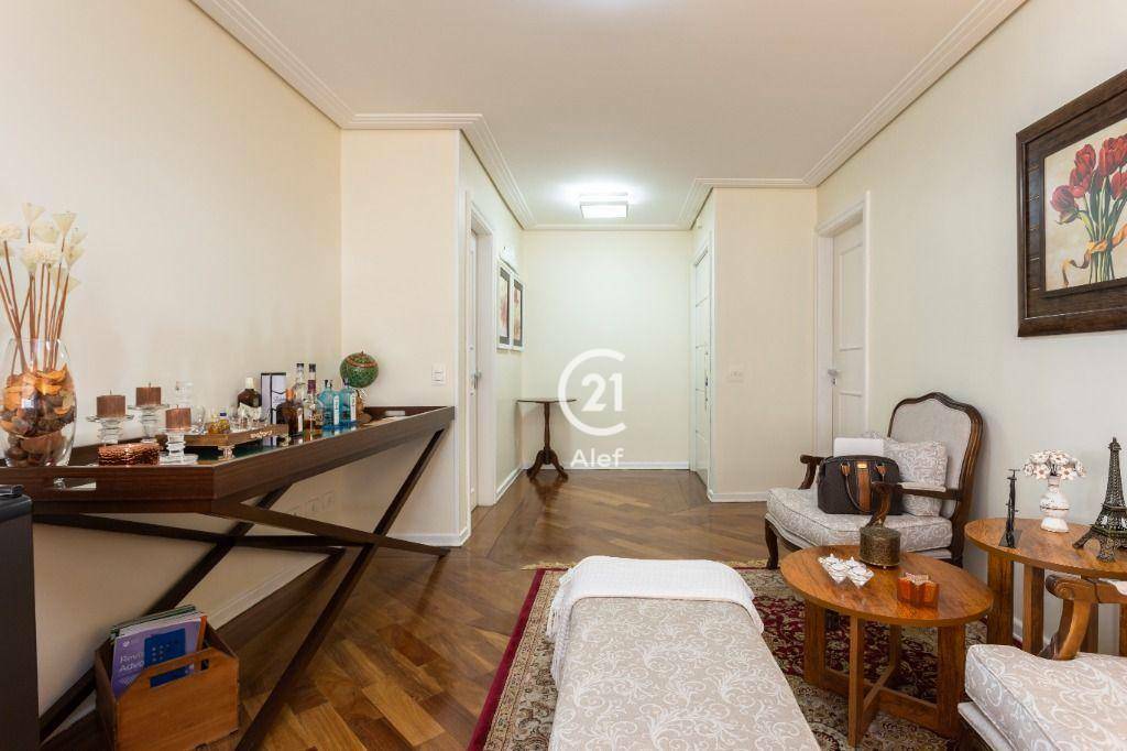 Apartamento à venda com 3 quartos, 176m² - Foto 4