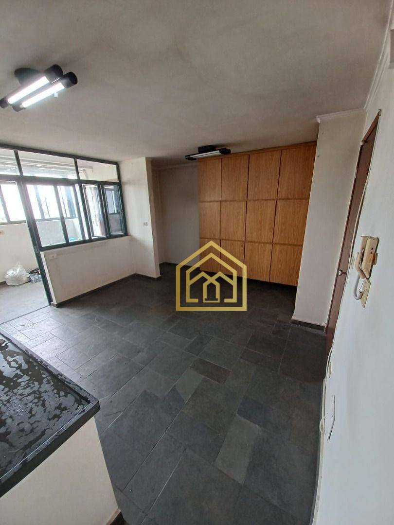 Apartamento à venda com 4 quartos, 176m² - Foto 1