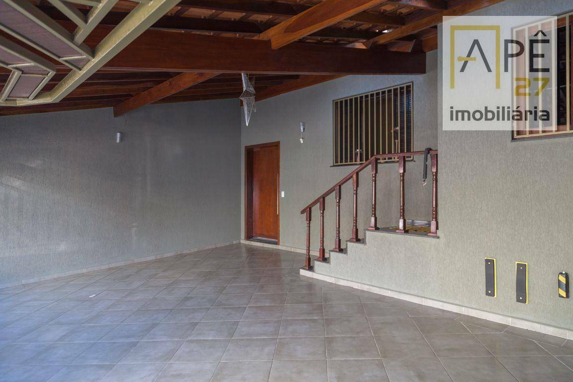 Casa à venda com 3 quartos, 180m² - Foto 2