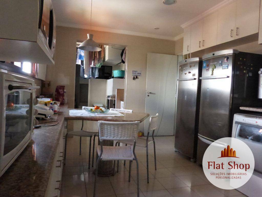 Apartamento à venda com 4 quartos, 210m² - Foto 12